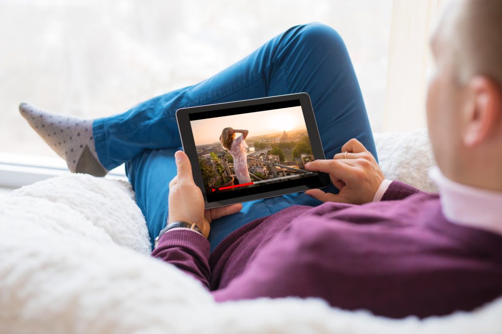 TV viewers prefer to watch alone